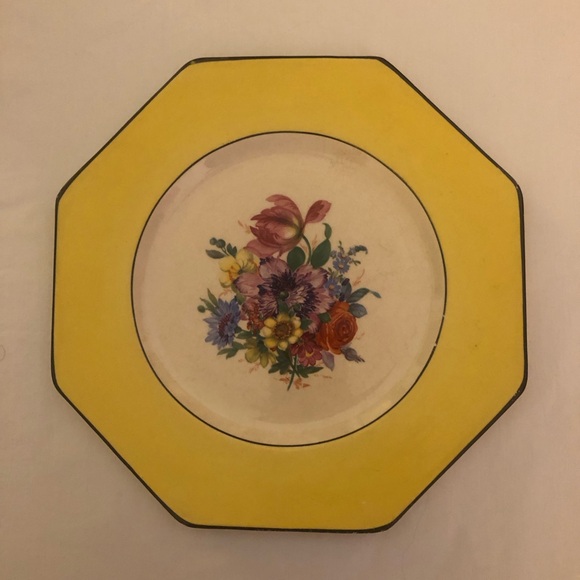 Wedgwood Other - Wedgwood Etruria Yellow Floral Dessert/Sandwich/Salad Plates; Octagonal; PRETTY